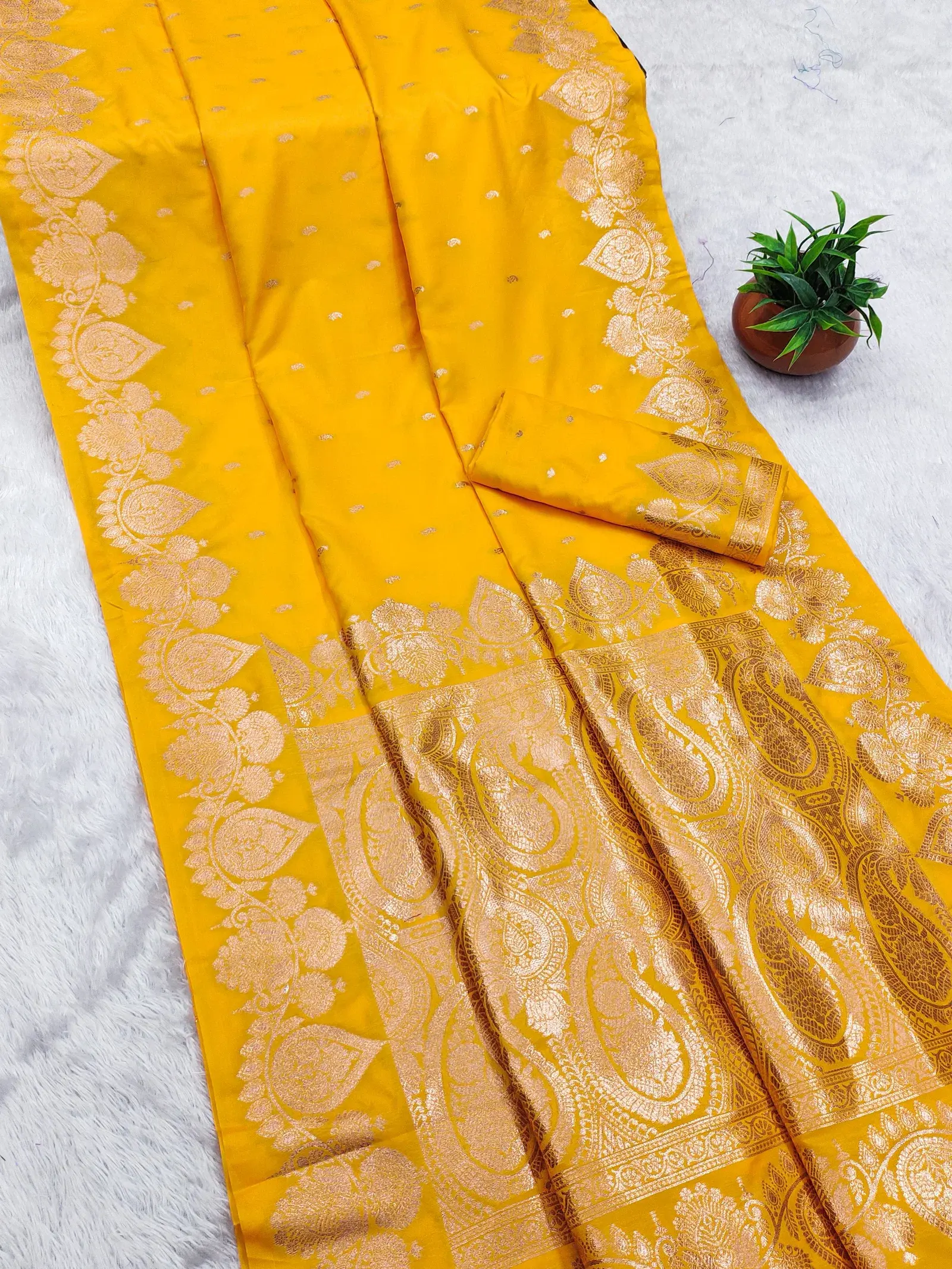 Mb 142 Soft Banarasi Silk Zari Weaving Traditional Wear Sarees