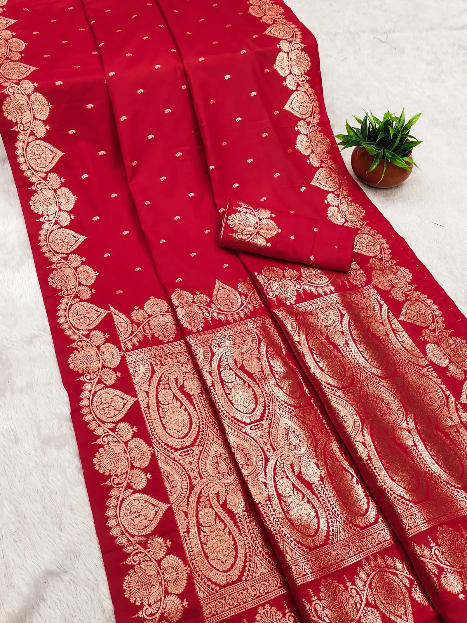 Mb 142 Soft Banarasi Silk Zari Weaving Traditional Wear Sarees