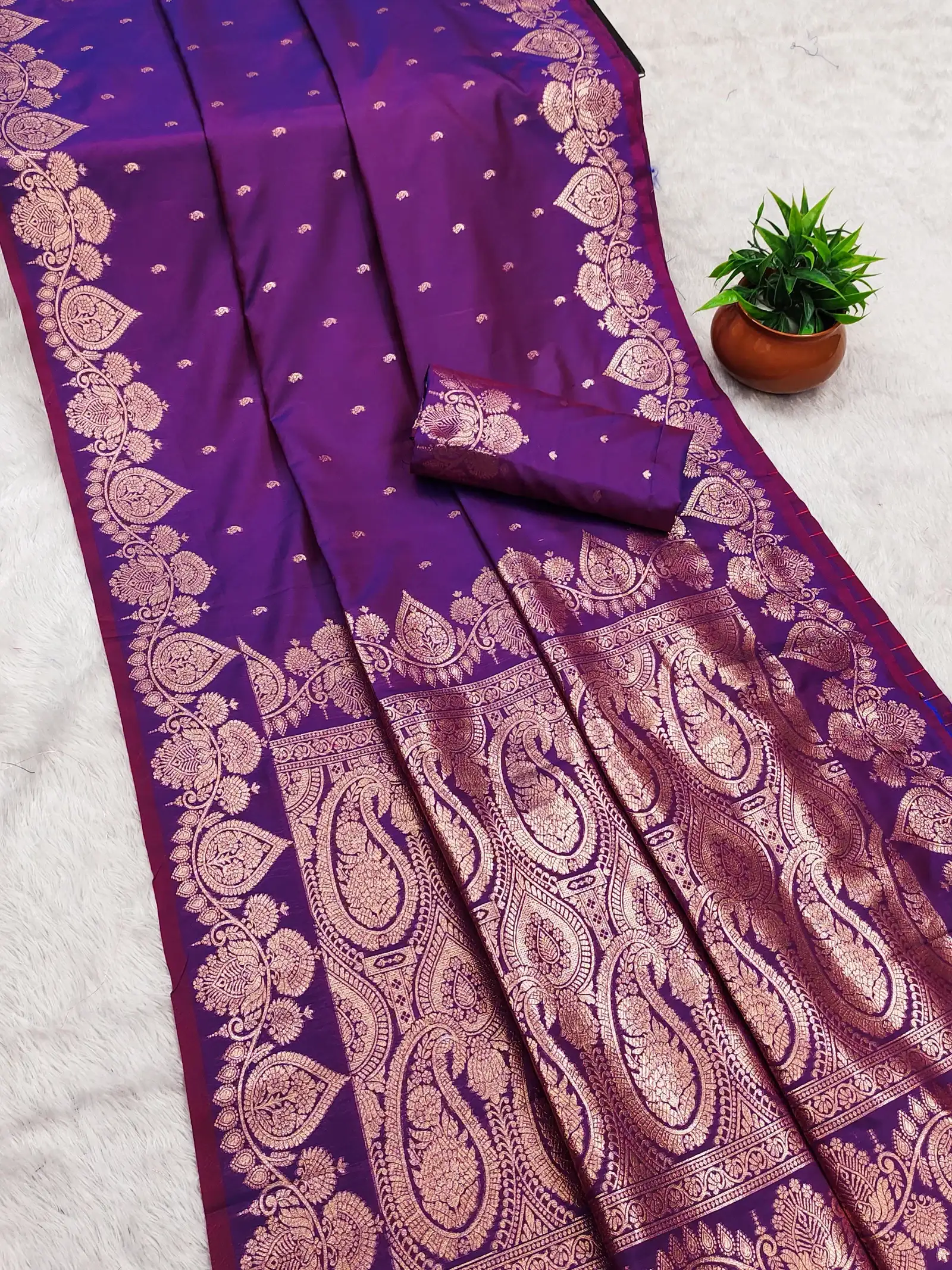 Mb 142 Soft Banarasi Silk Zari Weaving Traditional Wear Sarees
