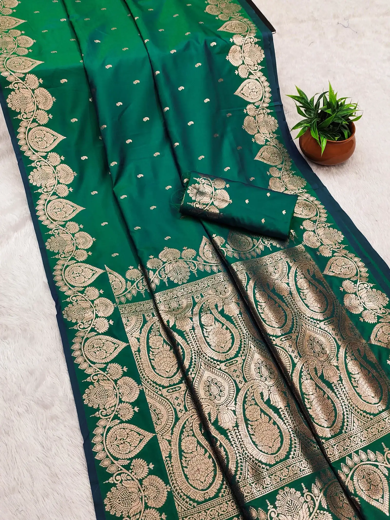 Mb 142 Soft Banarasi Silk Zari Weaving Traditional Wear Sarees