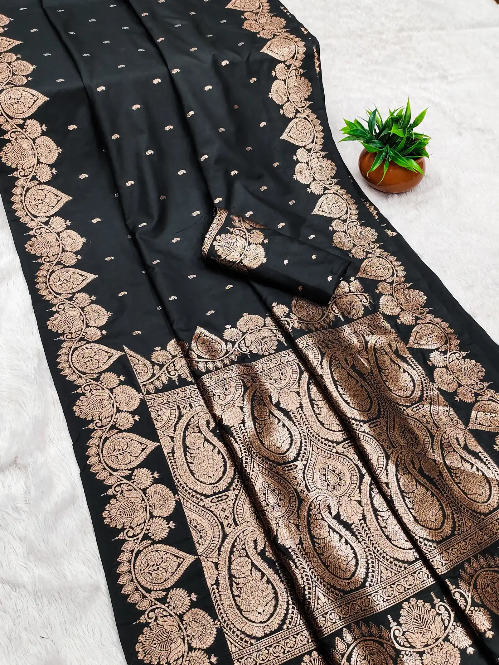 Mb 142 Soft Banarasi Silk Zari Weaving Traditional Wear Sarees